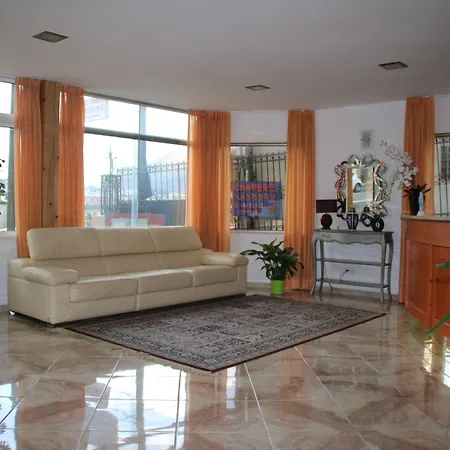 Отель Lutetia 3*