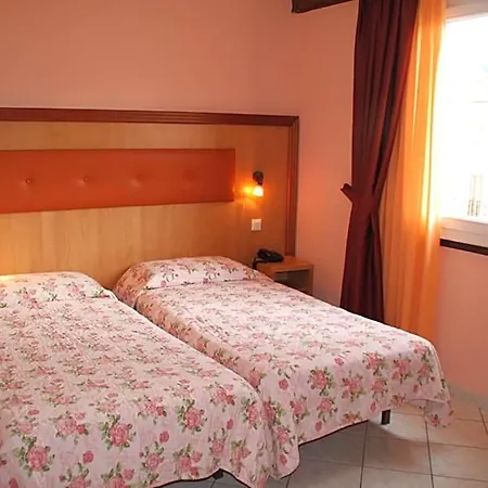 Lutetia 3* Lourdes