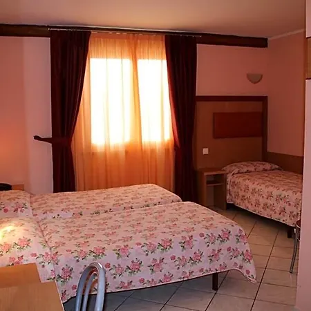 Lutetia 3* Lourdes