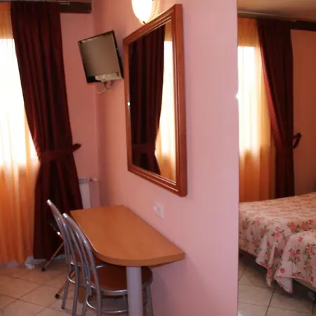 Lutetia 3*