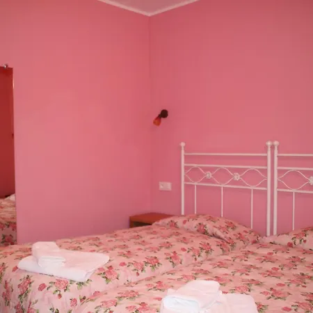 Lutetia Hotel 3*