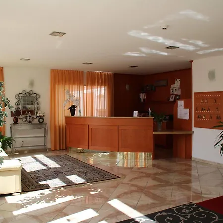 Lutetia Hotel 3*