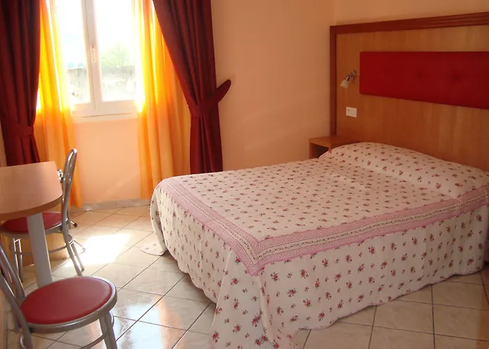 Lutetia - Climatise Otel Lourdes